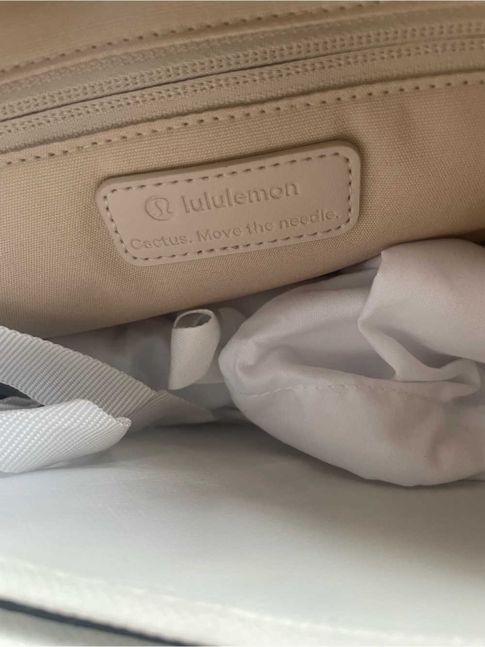 lululemon athletica Cashew Alternative Leather Shoulder Bag w/bag and Reusable - Picture 11 of 16